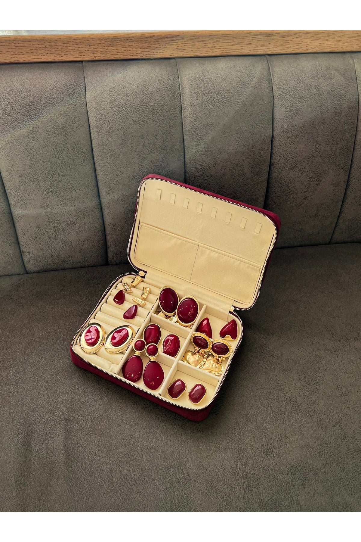 Kişiye özel isim yazılı kadife kumaş büyük boy takı ve mücevher çantası - organizer box