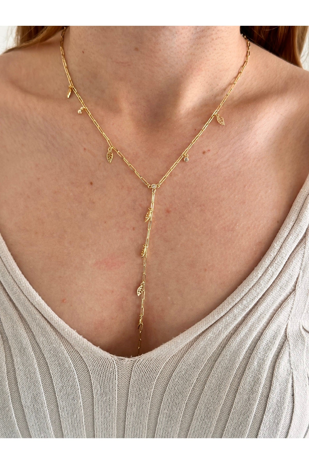 14K Altın Kaplama Yaprak Detaylı Y Kolye