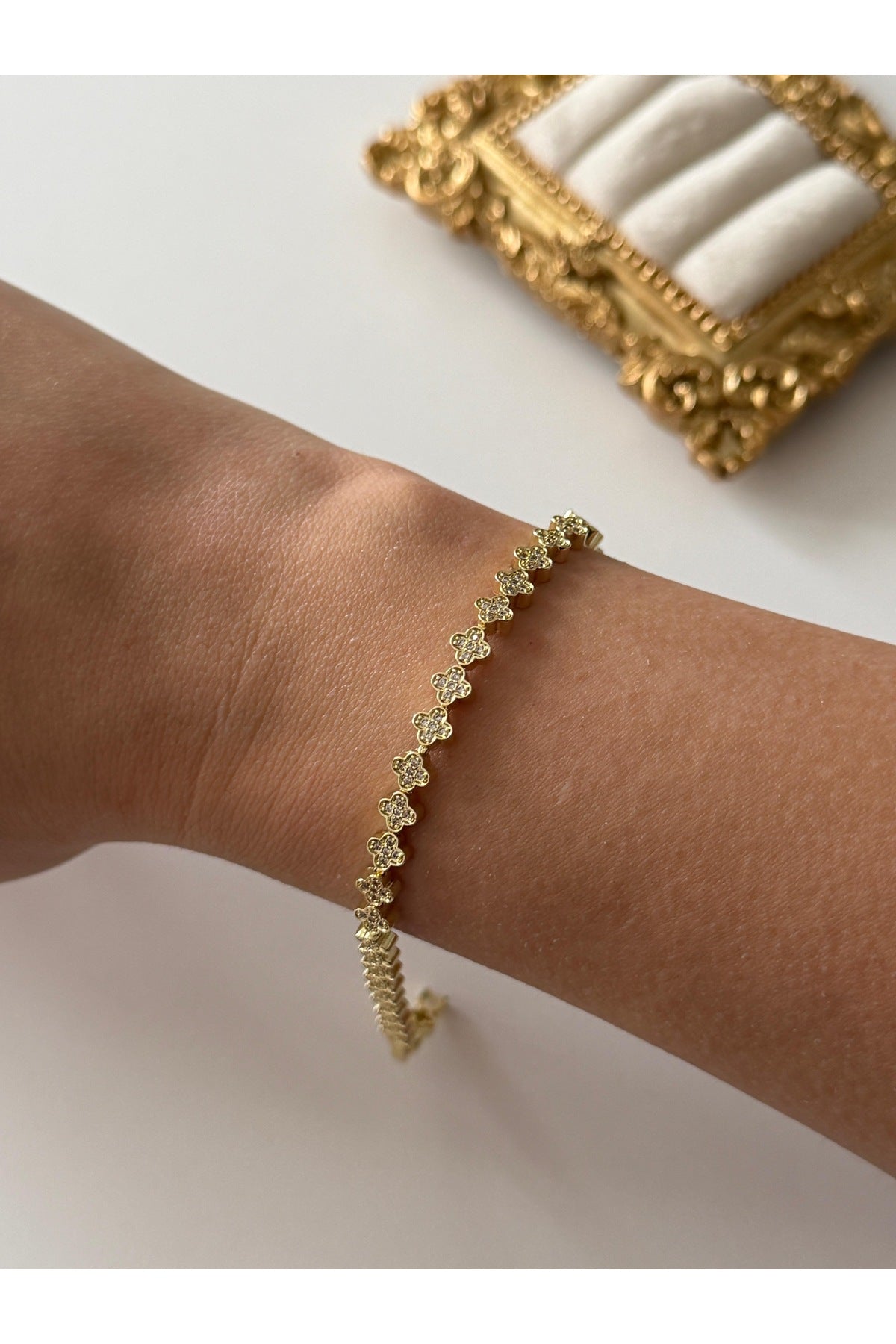 Çelik gold zirkon yonca bileklik