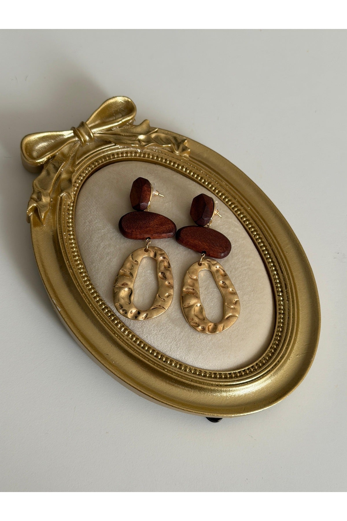 Ahşap tasarım sallantılı vintage küpe
