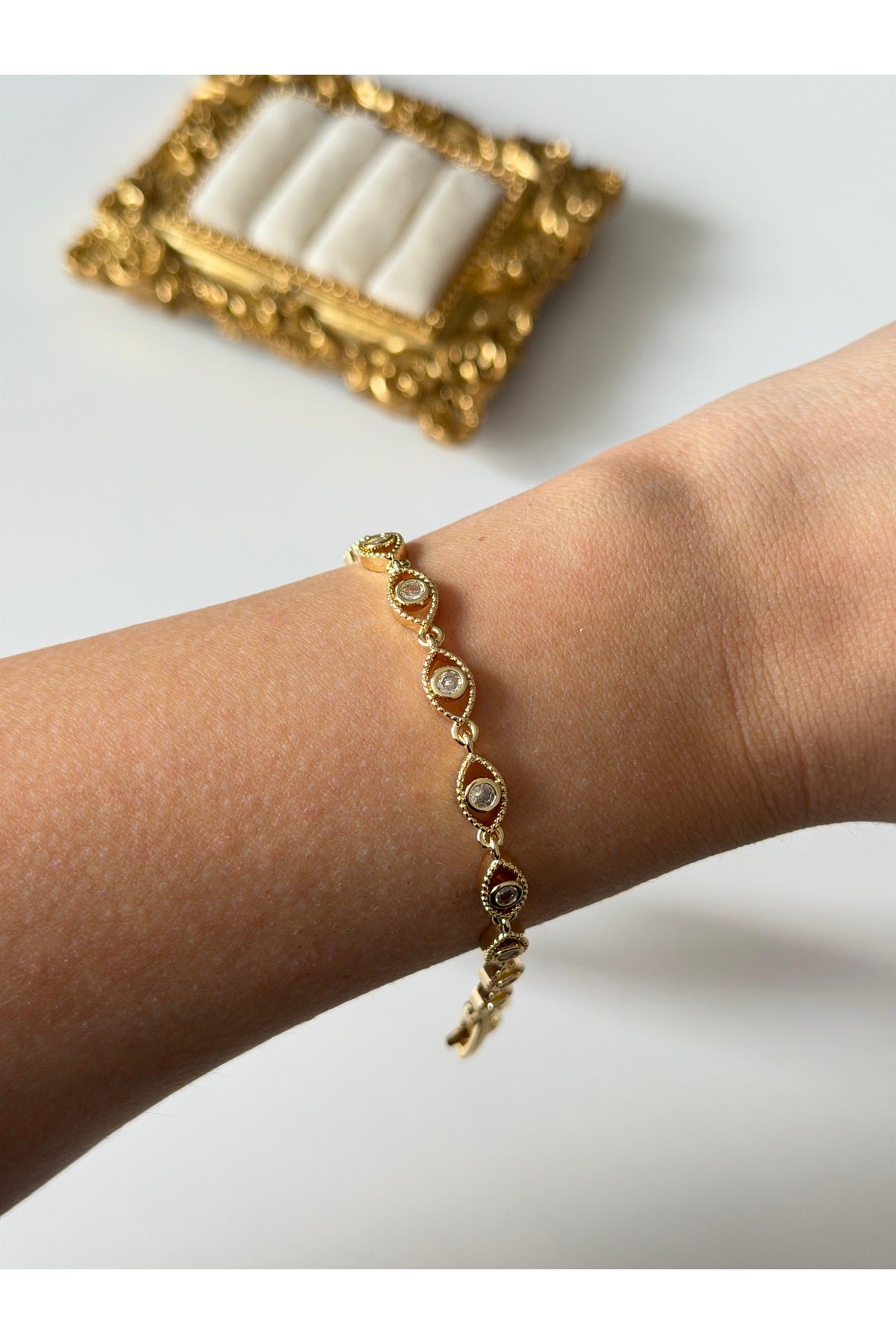 Çelik zirkon göz detaylı bileklik