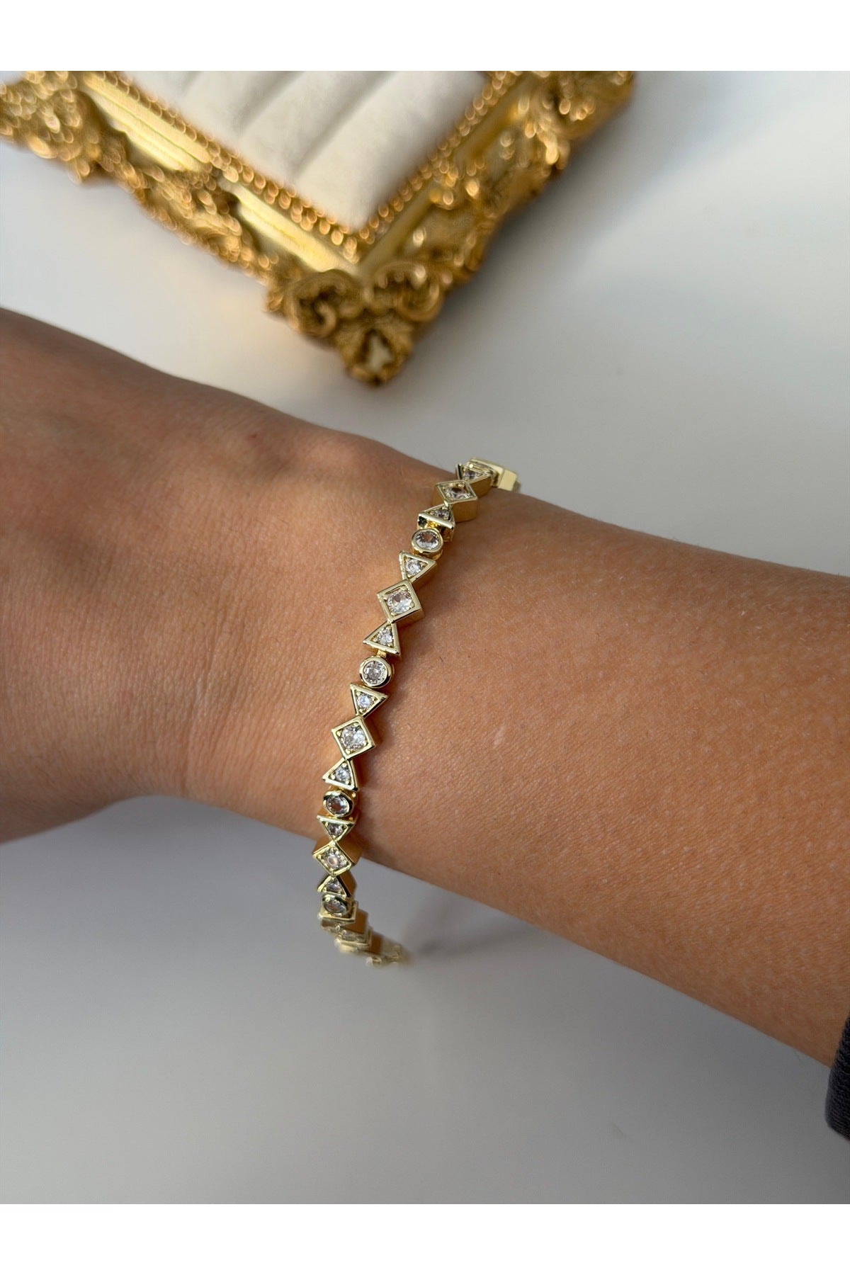 Çelik özel seri zirkon bileklik