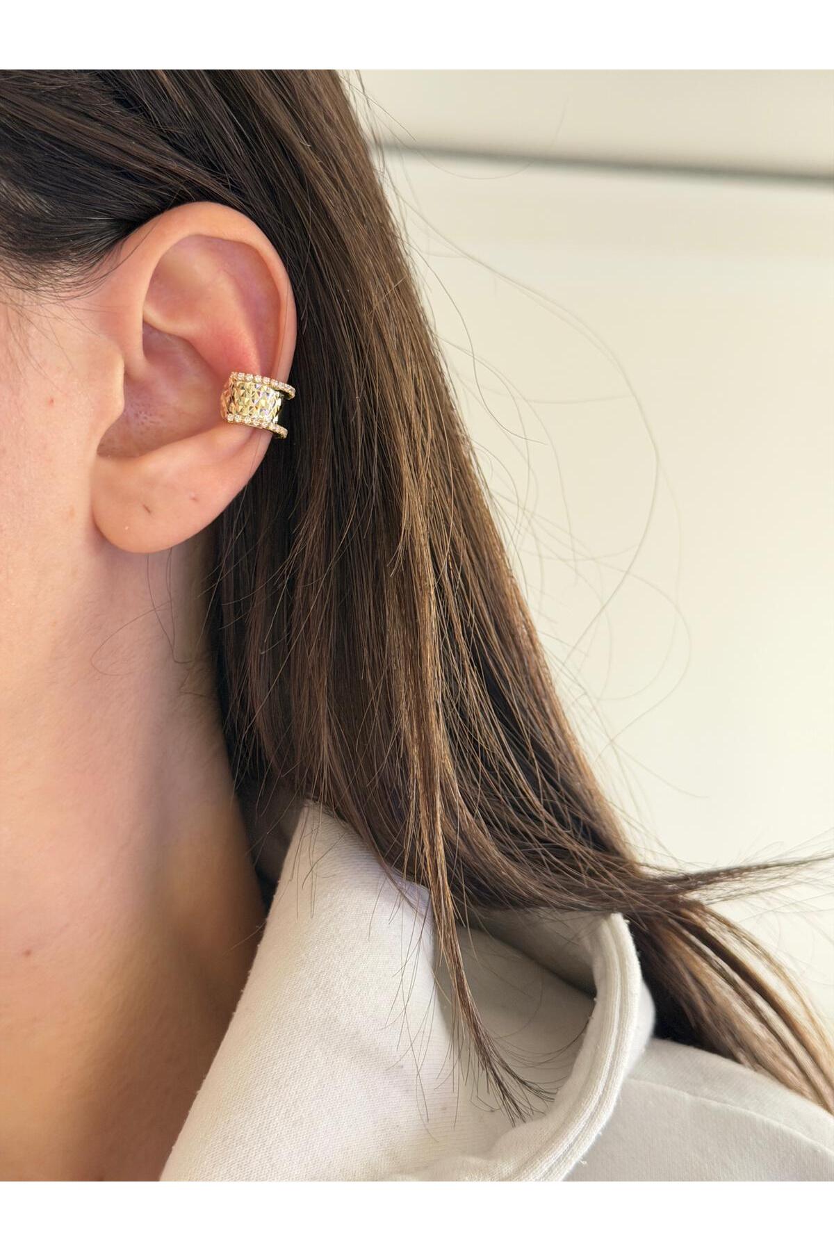 14K Çelik Üzeri Altın Kaplama Özel Seri Kıkırdak Küpe