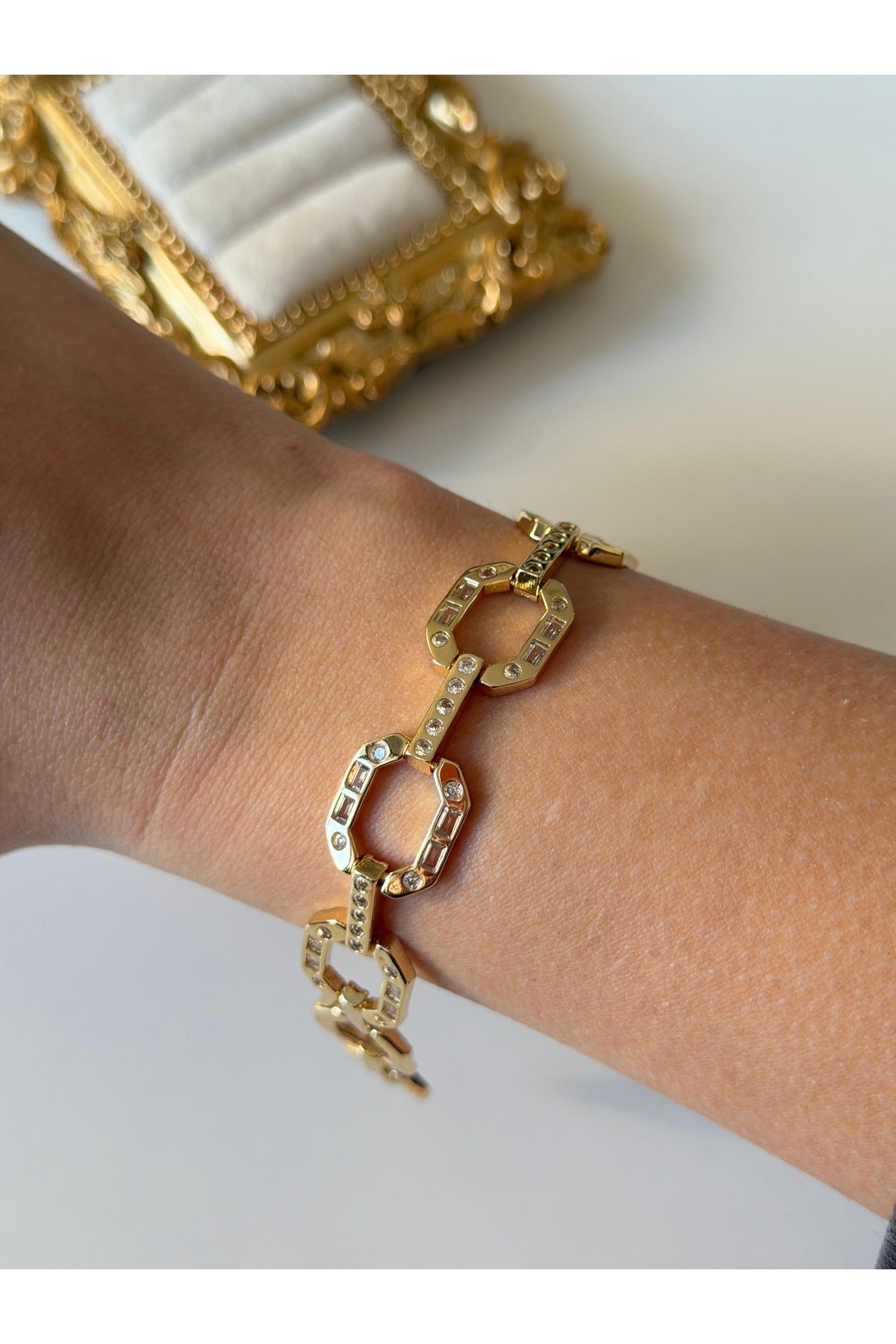 Çelik özel seri baget zirkon bileklik