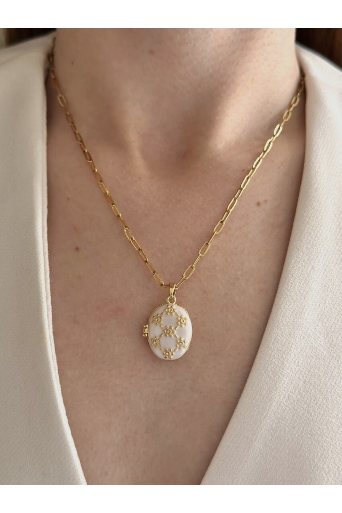 Çelik Kapaklı Mineli Kolye