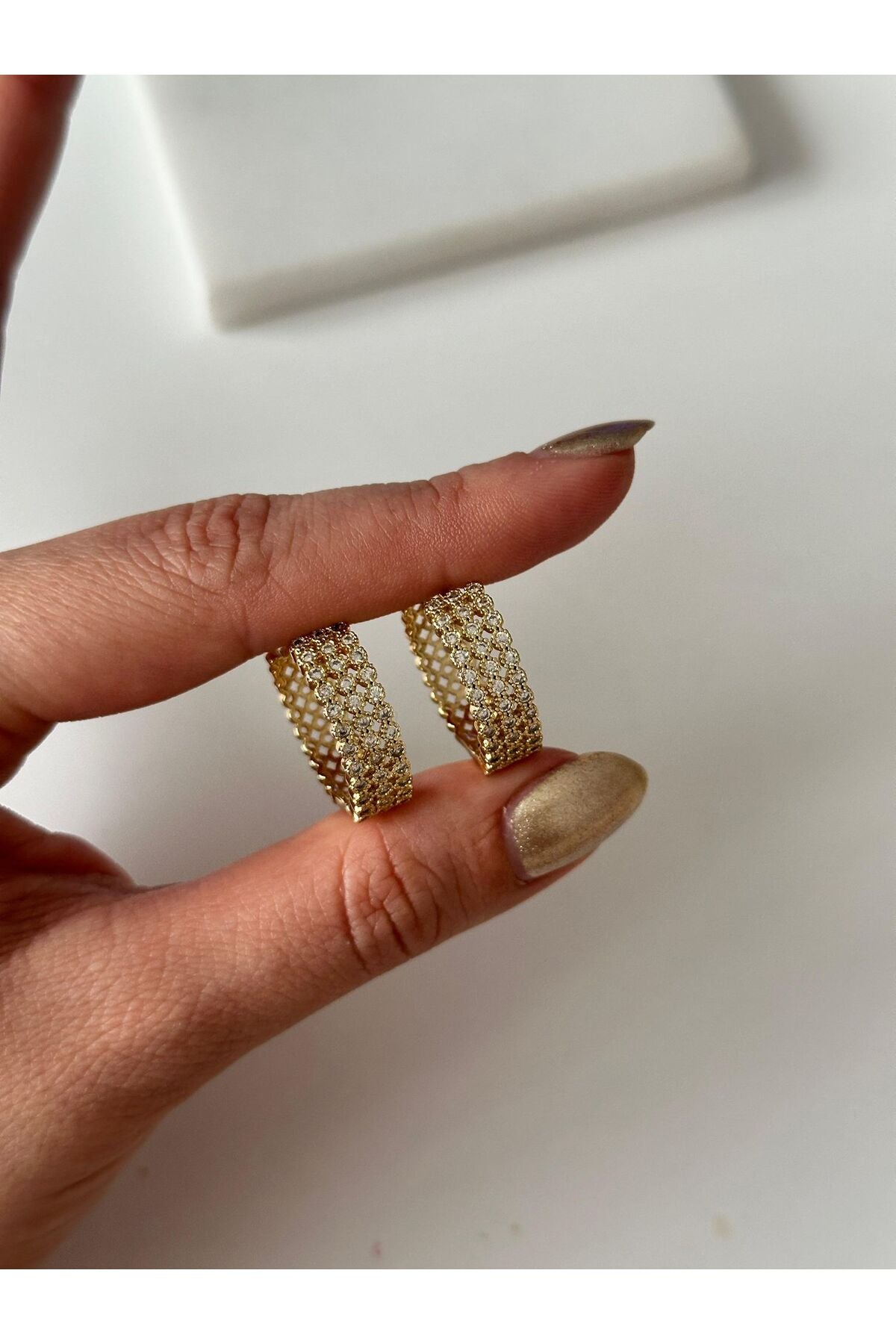 14K Çelik Üzeri Altın Kaplama Minimal Cm Küpe