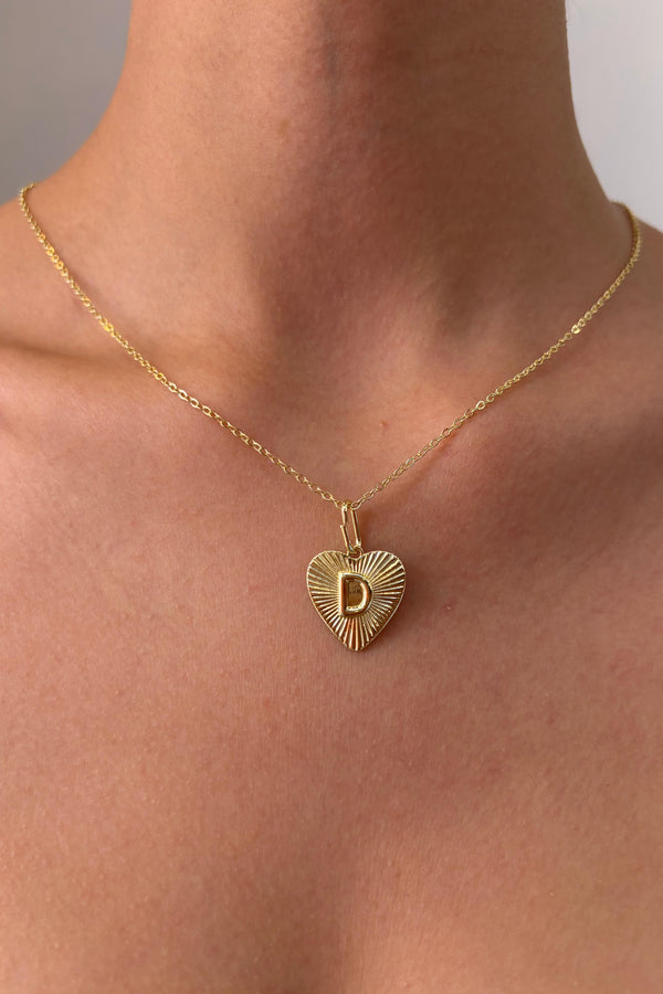 Amour Collection Kalp Harf Detaylı Çelik Üzeri Altın Kaplama Kolye