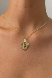Amour Collection Kalp Harf Detaylı Çelik Üzeri Altın Kaplama Kolye
