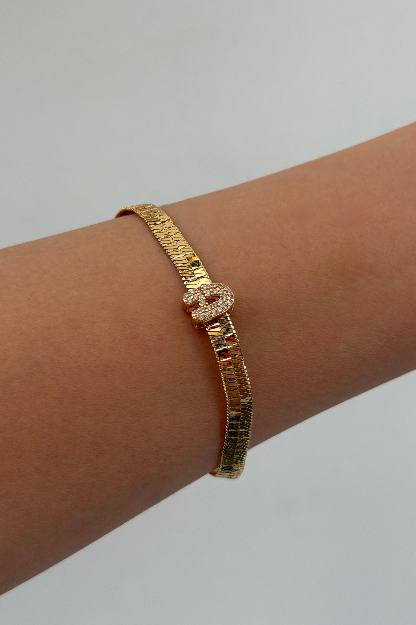 Çelik Üzeri Altın Kaplama Monogram Gold Harf Bileklik - A