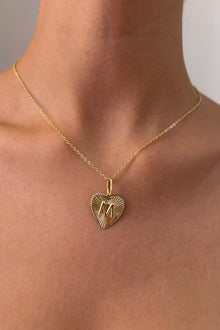 Amour Collection Kalp Harf Detaylı Çelik Üzeri Altın Kaplama Kolye