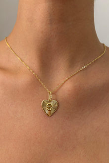 Amour Collection Kalp Harf Detaylı Çelik Üzeri Altın Kaplama Kolye