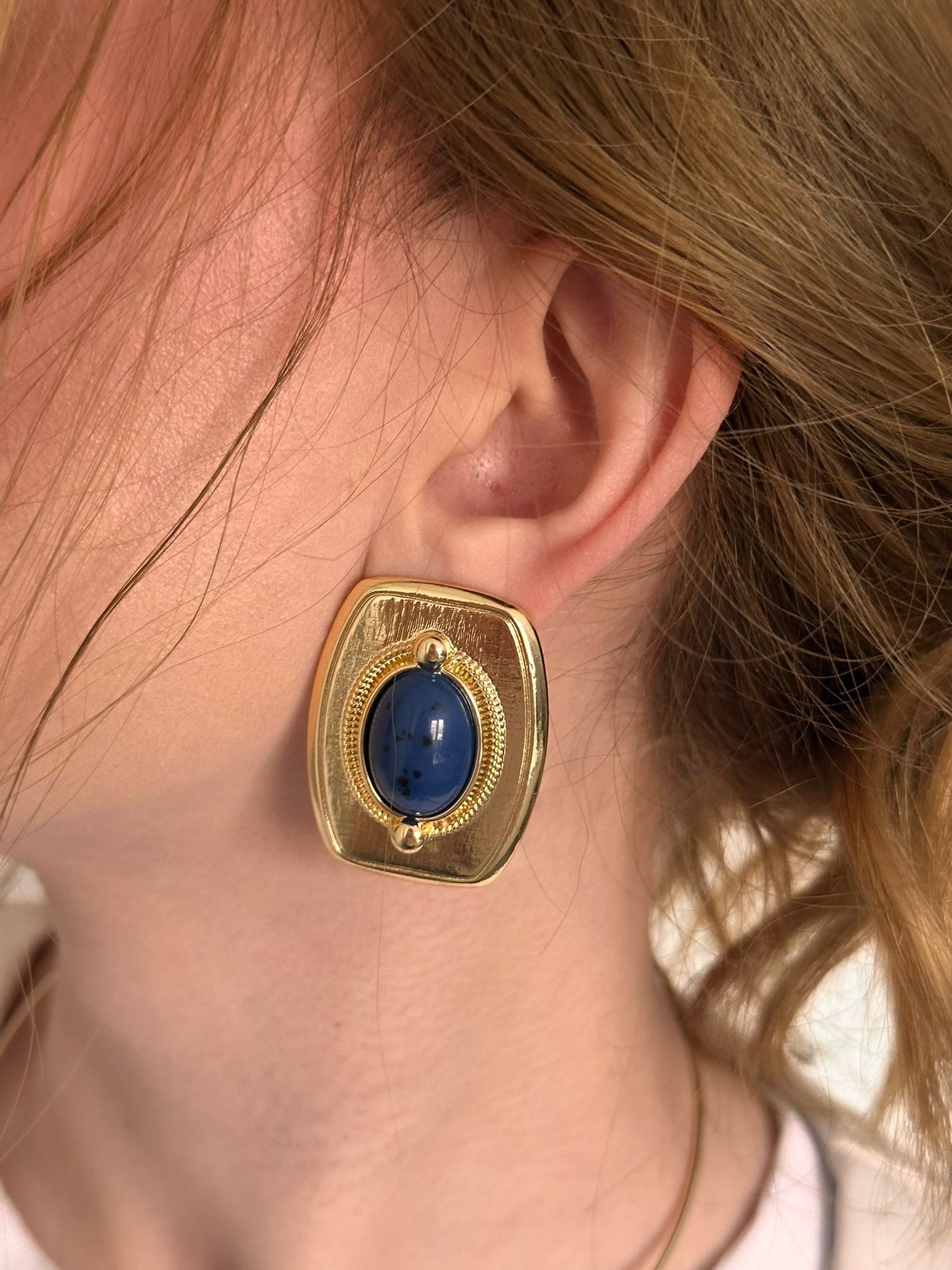 Çelik anita küpe gold