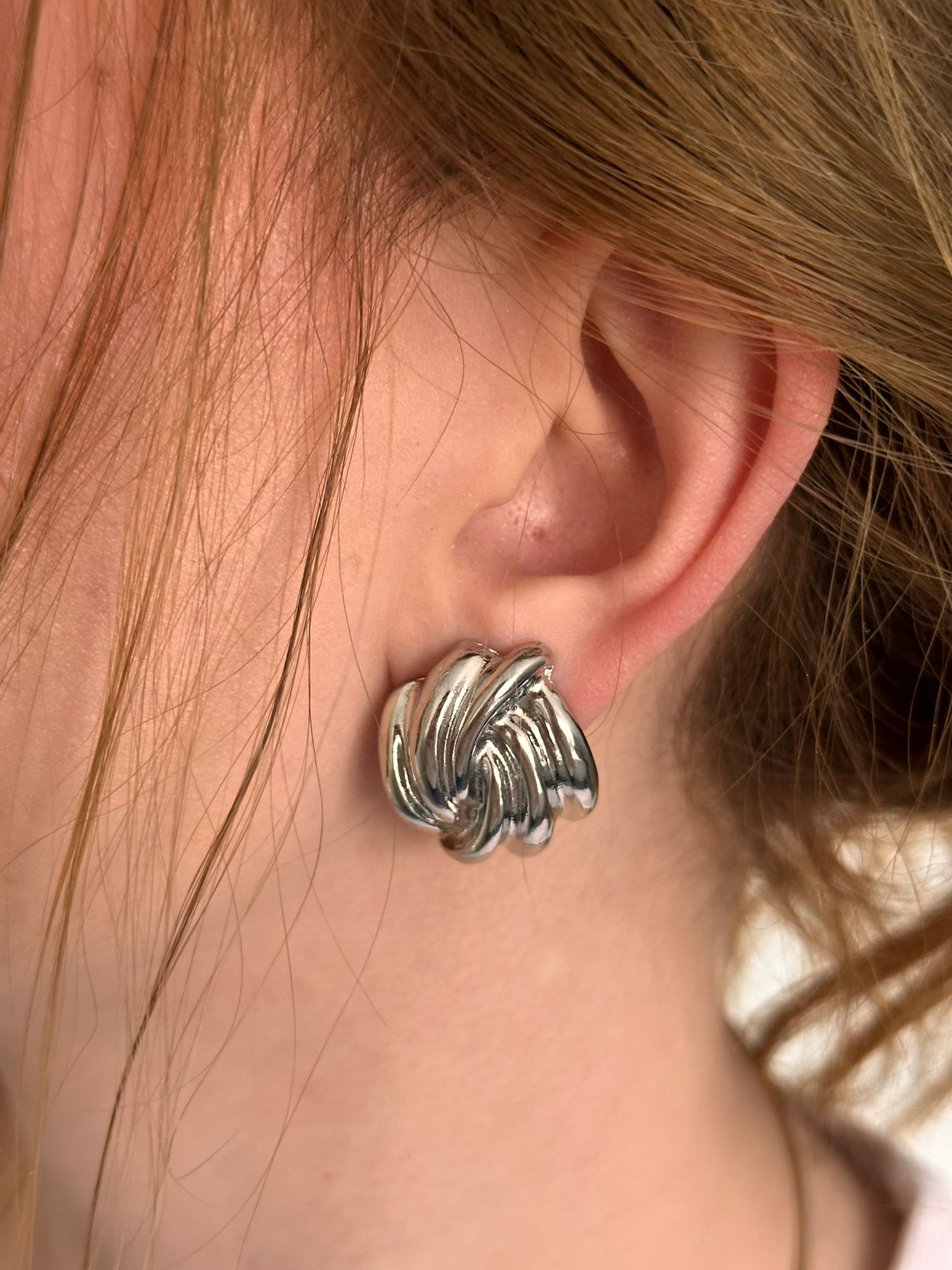 Çelik gila küpe gümüş