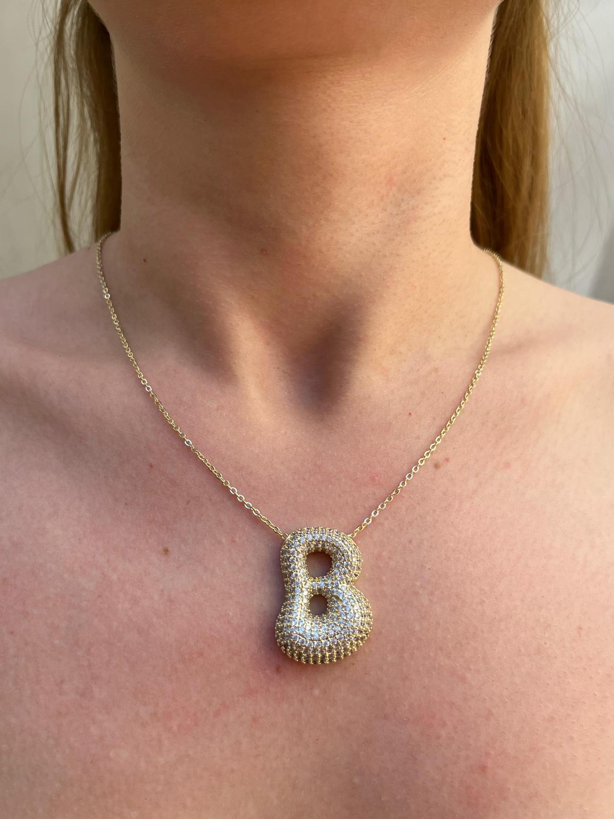 Çelik üzeri altın kaplama Hailey serisi zirkon harf kolye