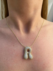 R