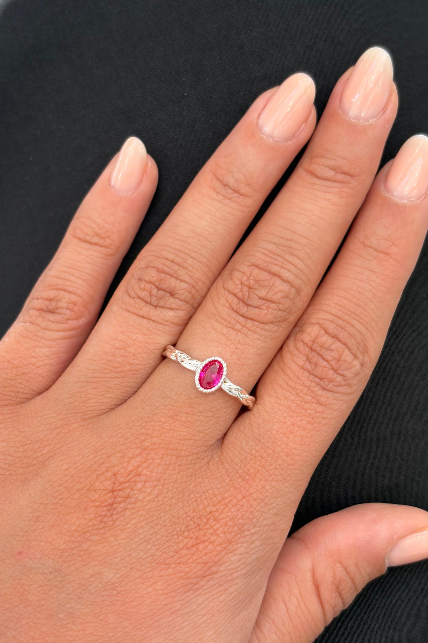 Çelik Elara Oval Taşlı Burgu Yüzük Pembe