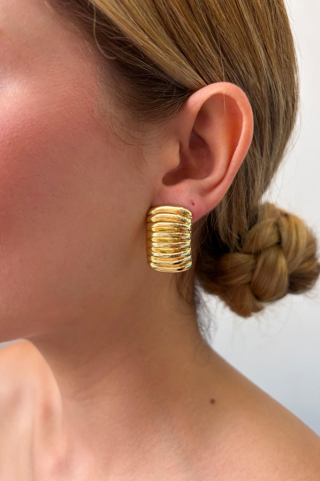 Çelik Ribbed Bombeli Küpe