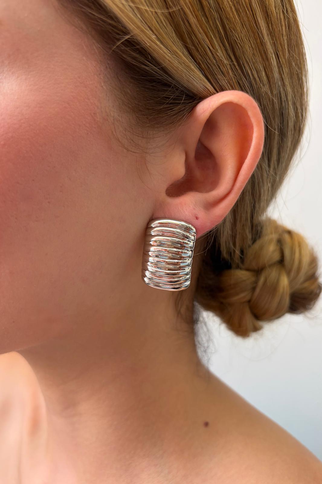 Çelik Ribbed Bombeli Küpe