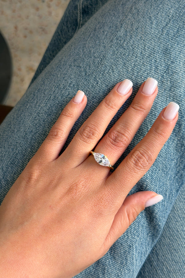Marquise Solitaire Zirkon Taşlı Çelik Üzeri Altın Kaplama Yüzük ( Ayarlanabilir )