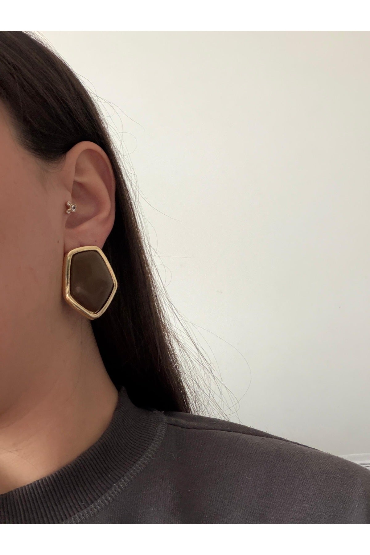 Çelik gold detaylı kahve asim küpe