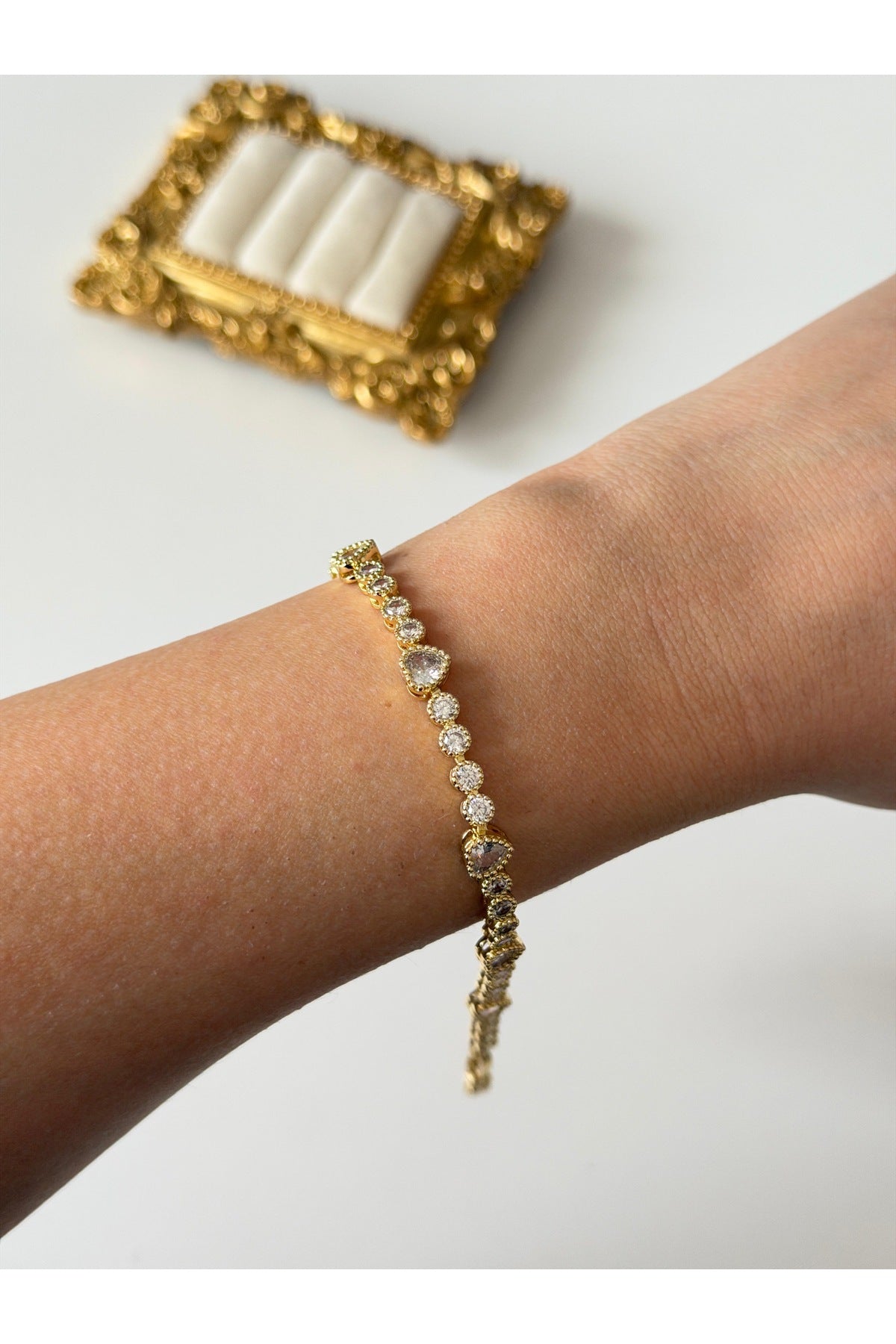 Çelik su yolu sıra kalp bileklik