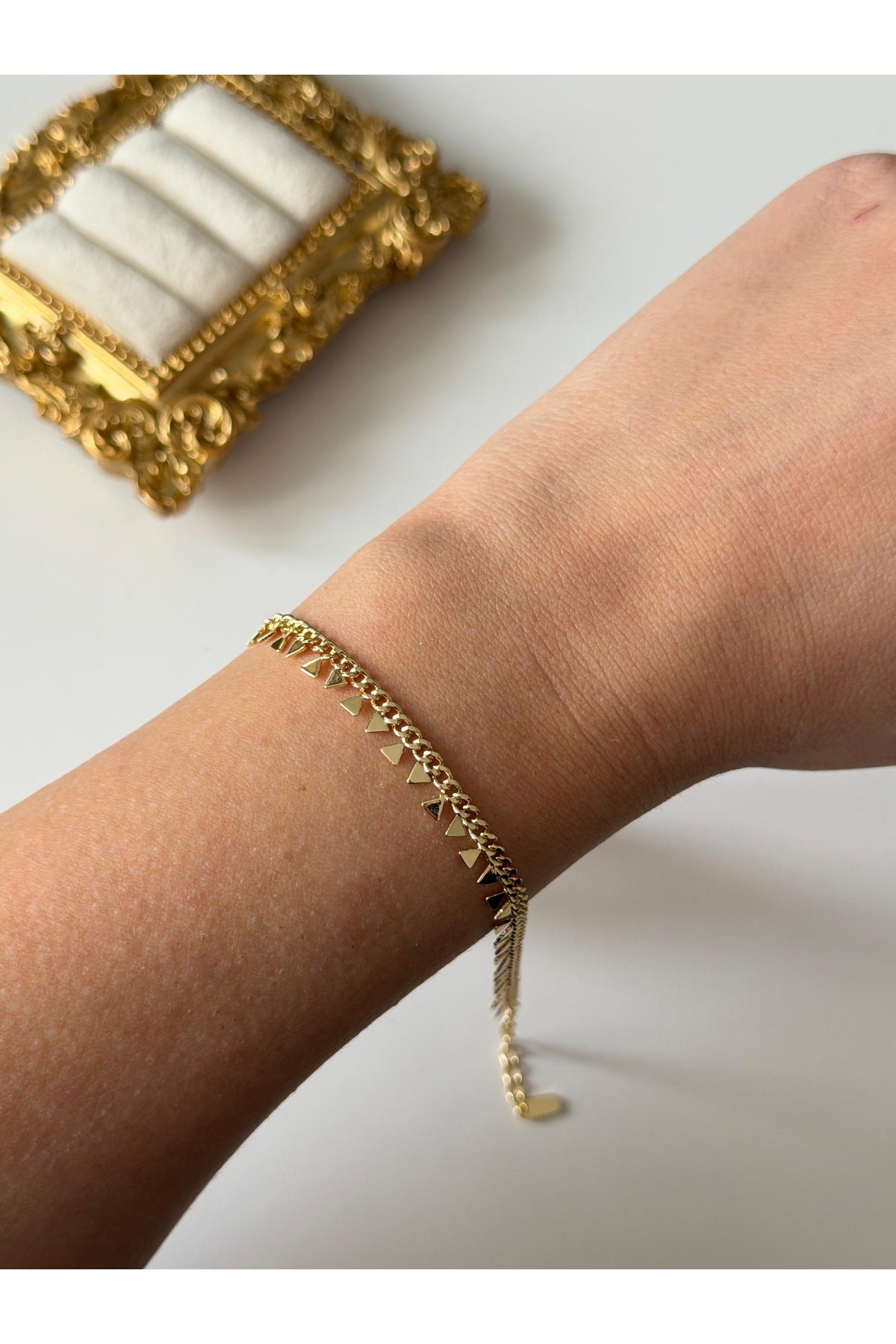 Çelik üçgen detaylı pul bileklik