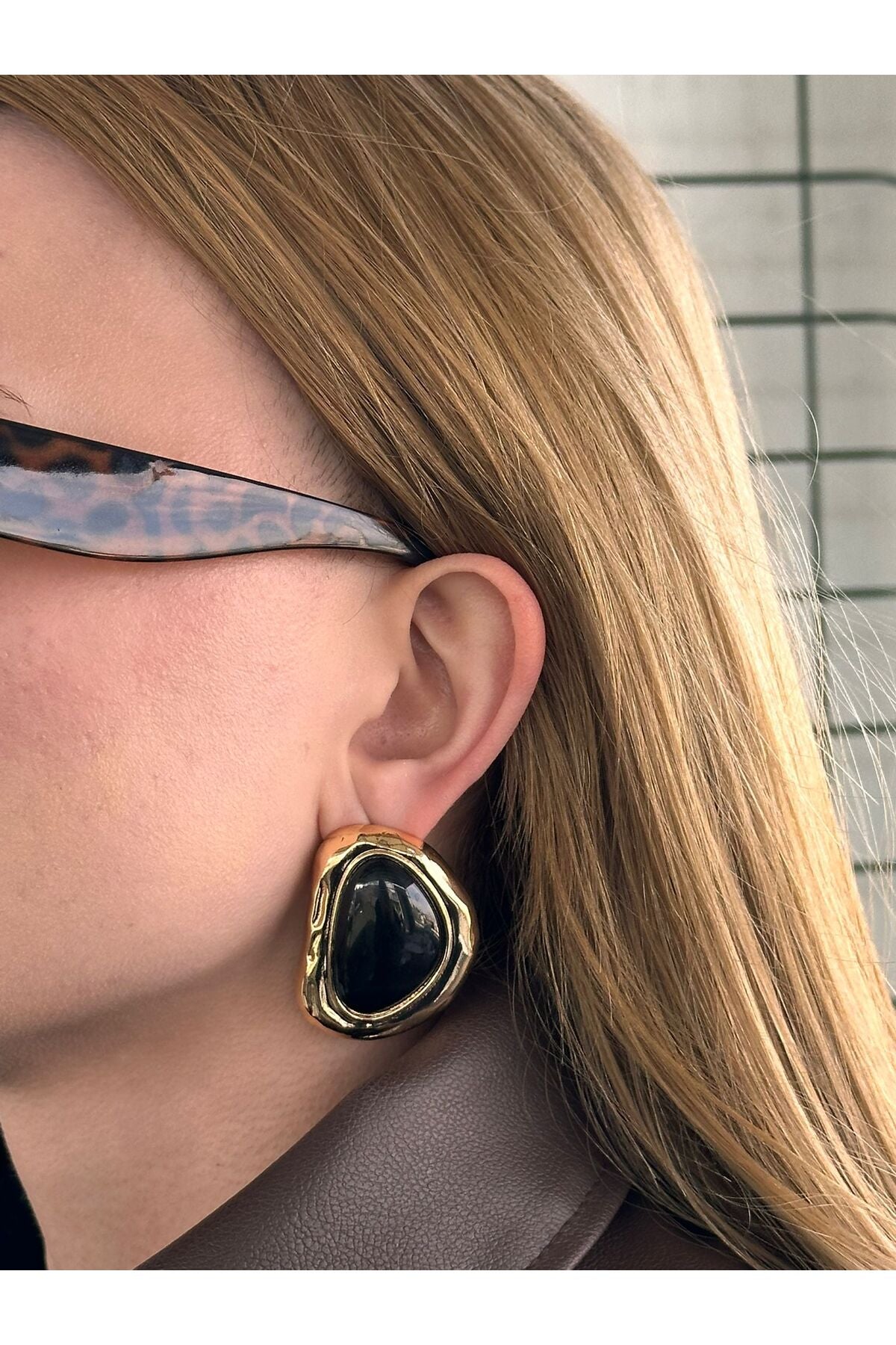 14K Çelik üzeri altın kaplama asimetrik küpe