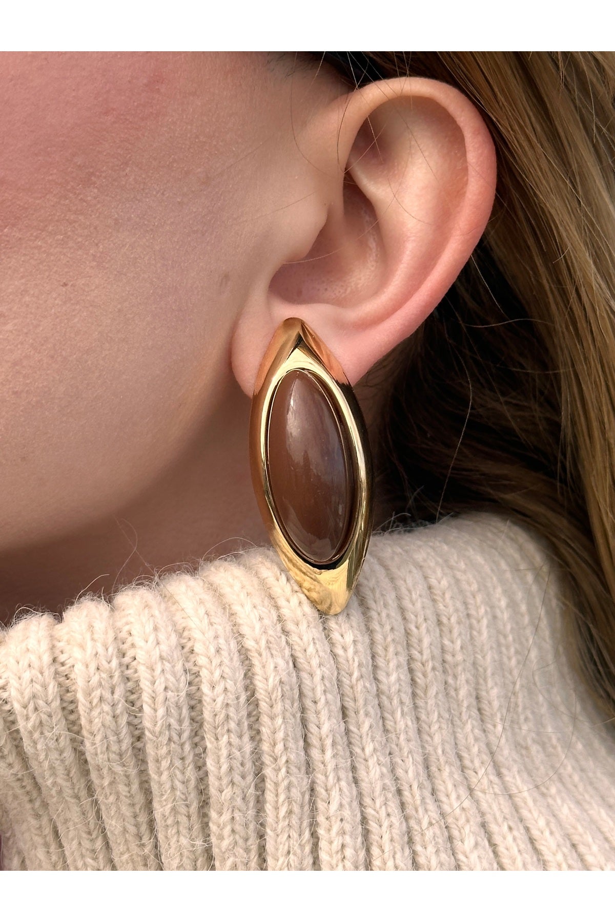 14K Çelik Üzeri Altın Kaplama Basic Kemik Küpe - Kahverengi