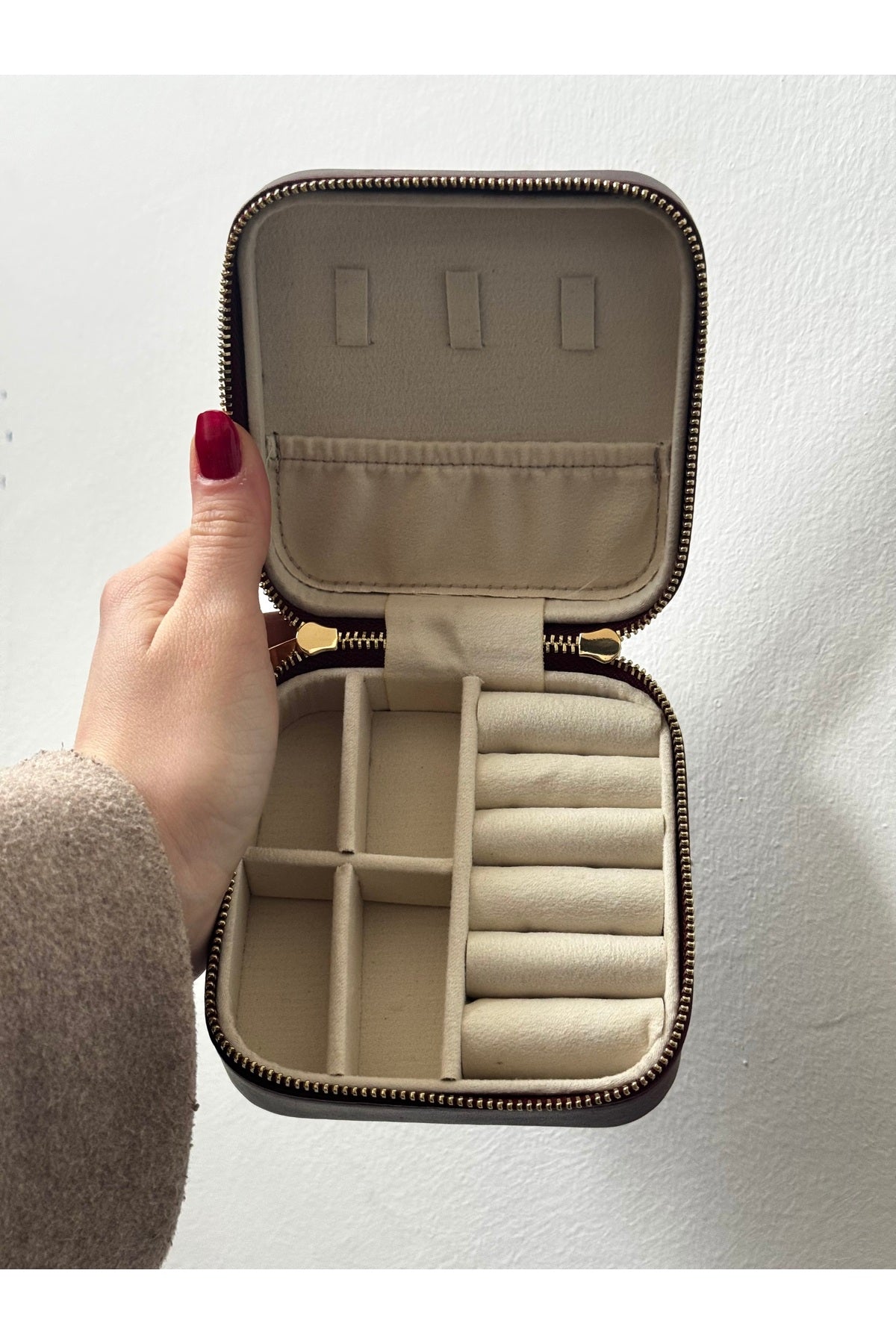 Kişiye özel isim yazılı suni deri takı ve mücevher çantası organizer box