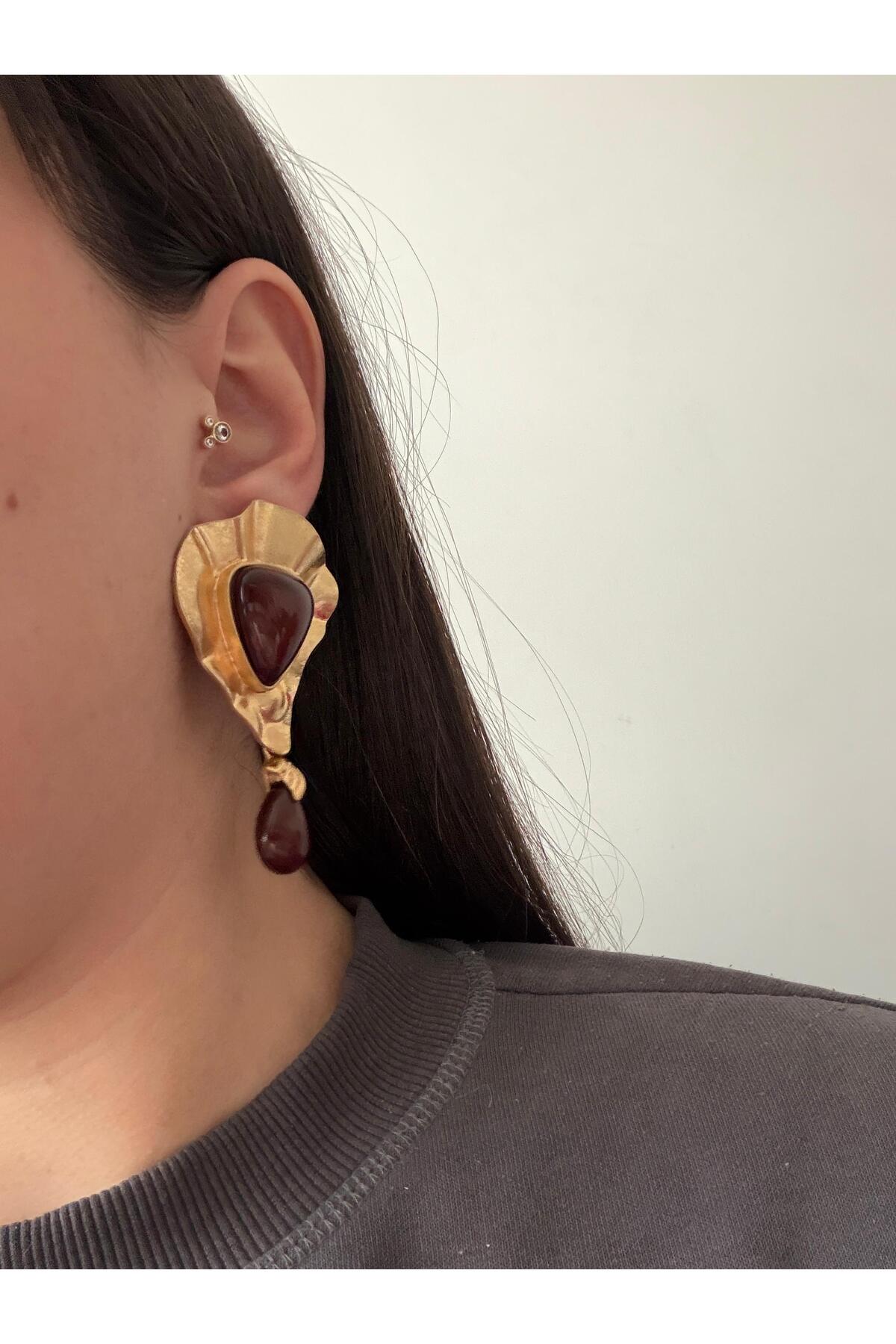 Çelik gold mat plaka detaylı kahve siny küpe