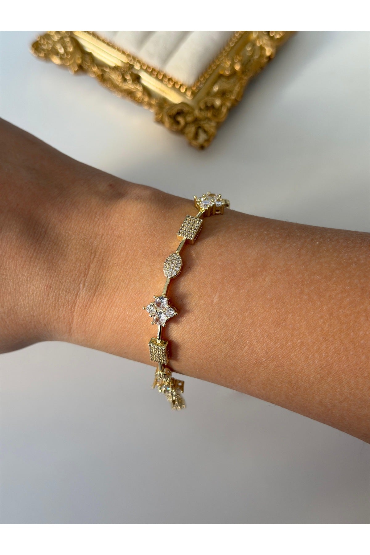 Çelik özel koleksiyon zirkon bileklik