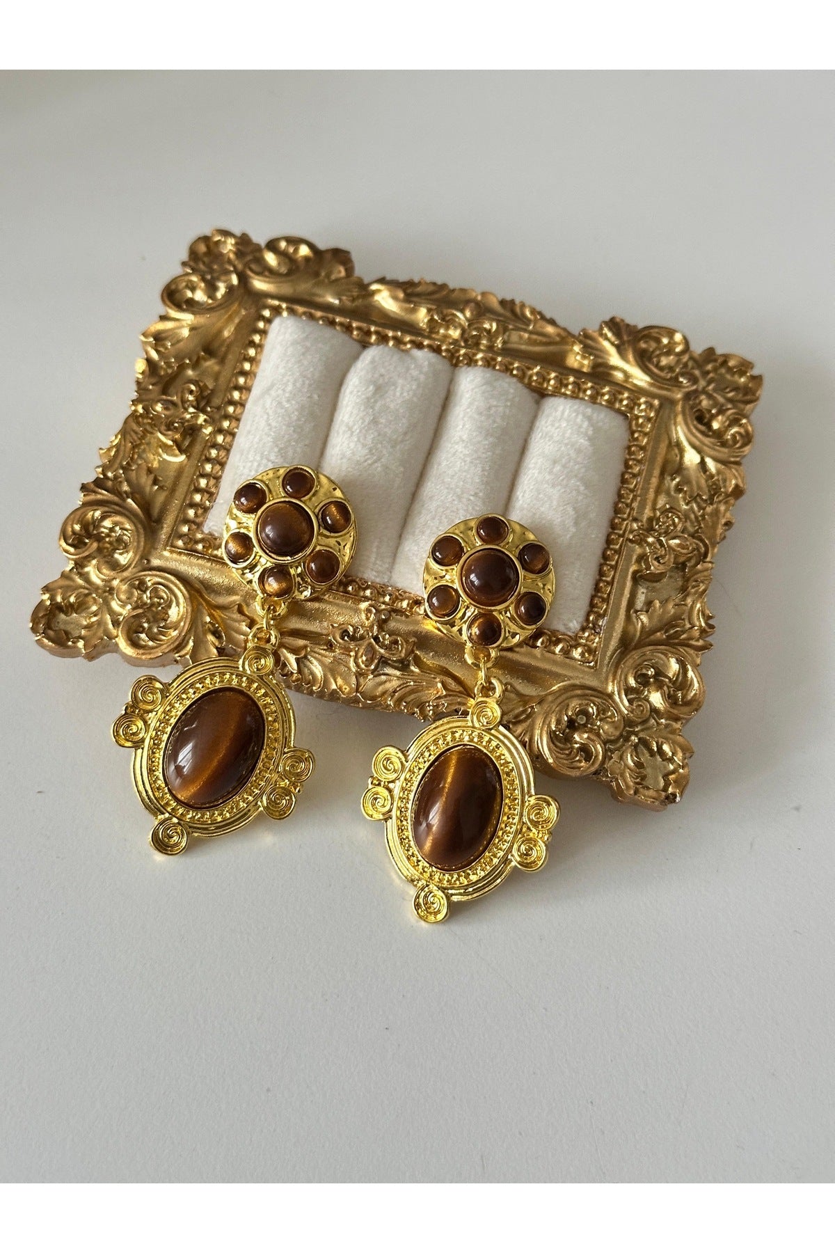 Çelik gold kaplan gözü vintage küpe