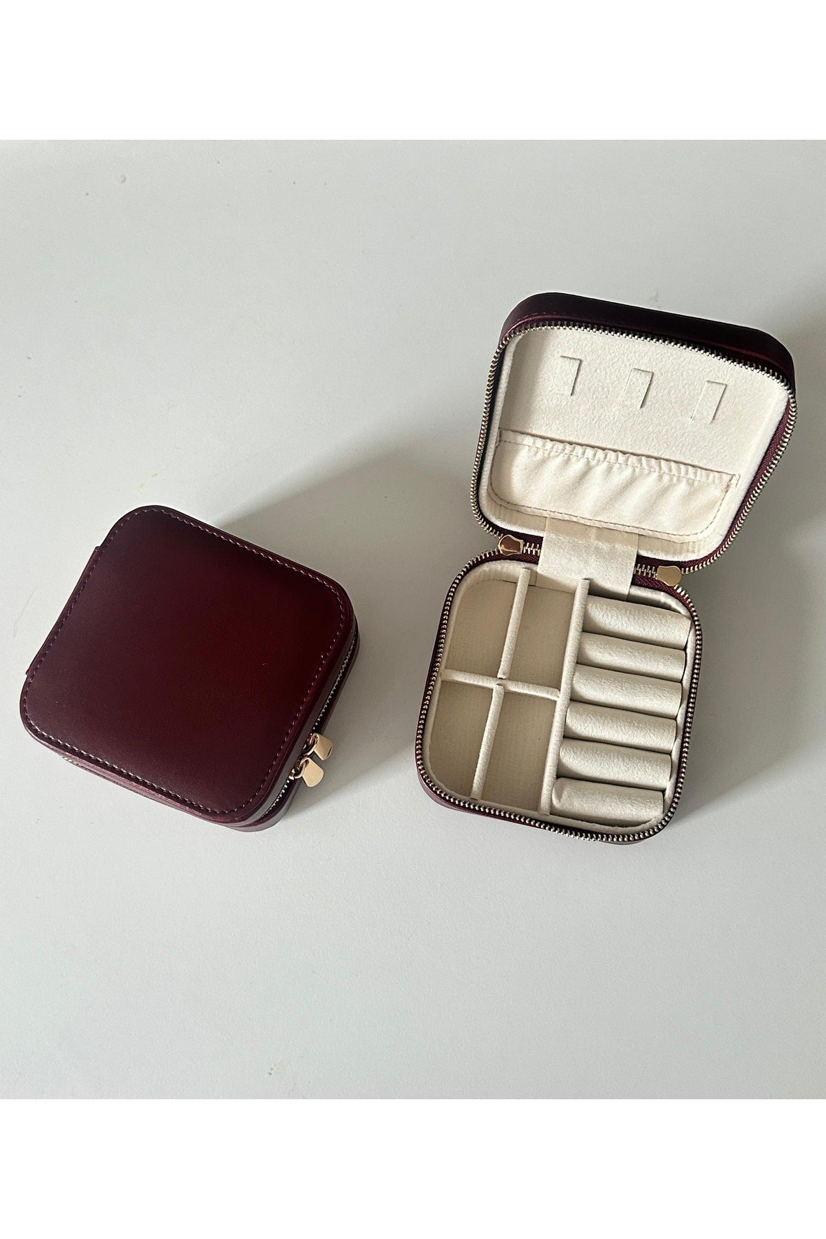 Bordo kare suni deri takı çantası