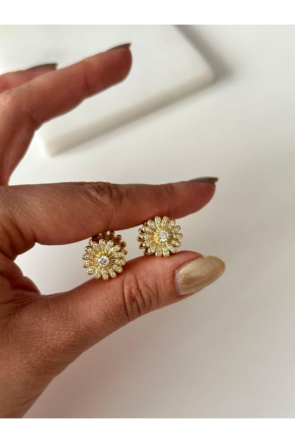 14K Çelik Üzeri Altın Kaplama Minimal Cm Küpe